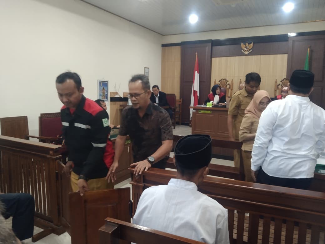 Saksi A De Charge Tepis Adanya Dugaan Penganiayaan Sesama Pegawai Dinas PU Gresik