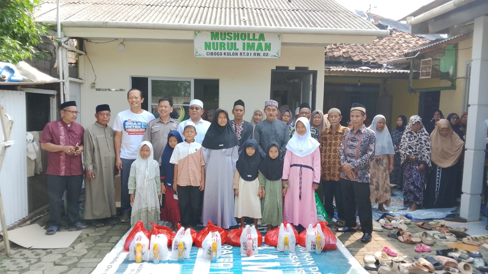 Santunan Perkuat Pembangunan Di  KP Cibogo Kulon RW 02  Kelapa Dua