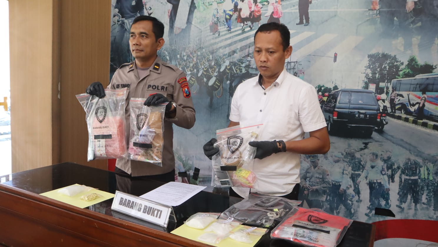 Satnarkoba Polres Madiun Kota Ungkap Dua Kasus Peredaran Sabu, Amankan 300 Gram dan Dua Tersangka