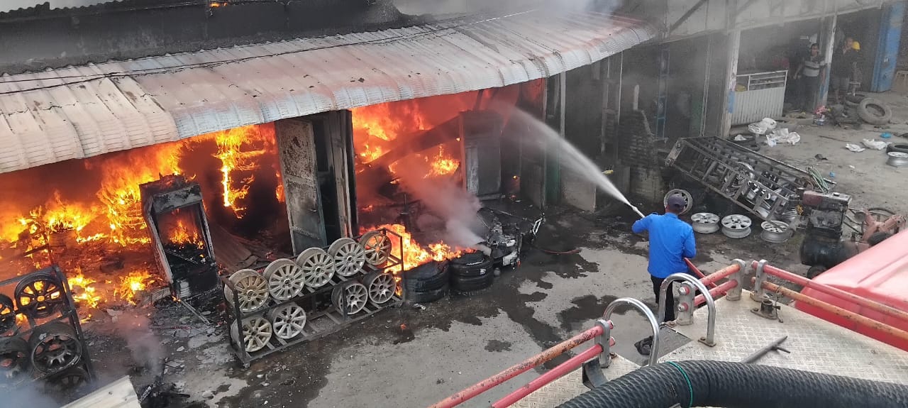 Si Jago merah Mengamuk Di Galang, Damkar Respon Cepat, Masyarakat Puji Kinerja