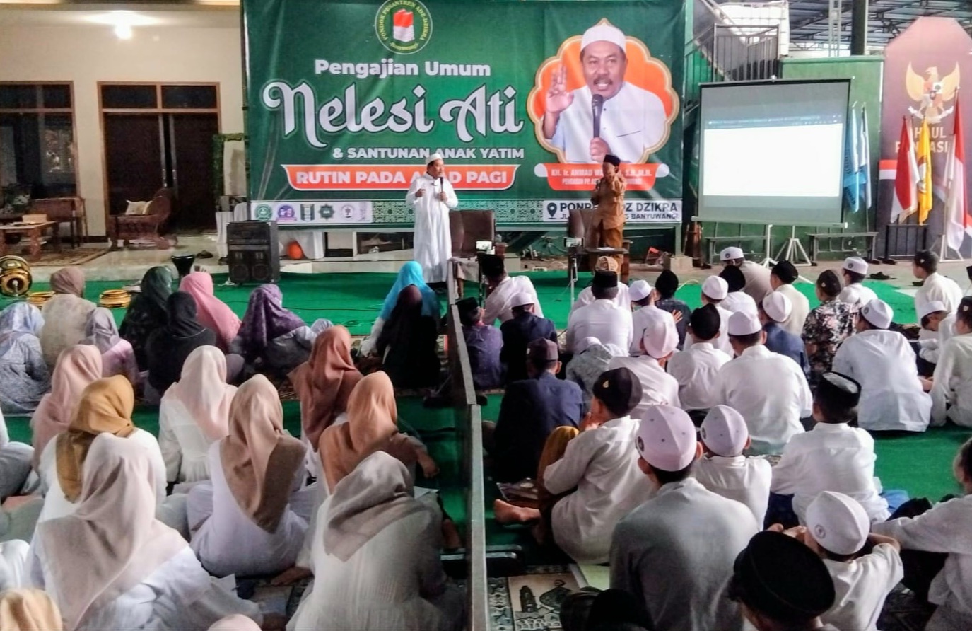 Tak Hanya Tausiyah, Pengajian “Nelesi Ati” Kukuhkan Tradisi Santunan Yatim Setiap Ahad Pagi