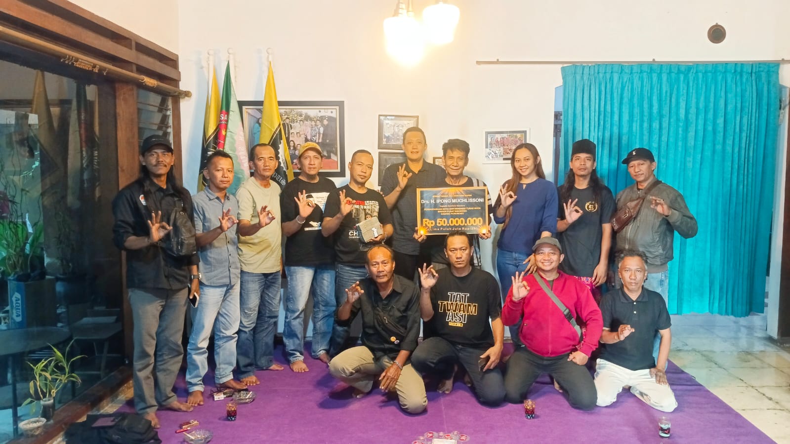 Tali Asih H. Ipong Muchlissoni Kepada Panitia GSR PSHW-TM Ponorogo, Dukung Pembangunan Untuk Padepokan