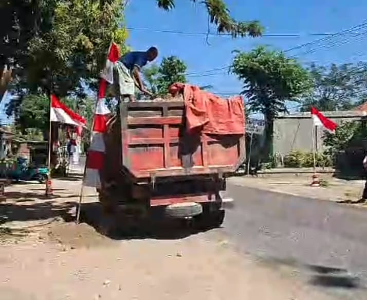 Tegas!!! Warga Tertibkan Truck ODOL