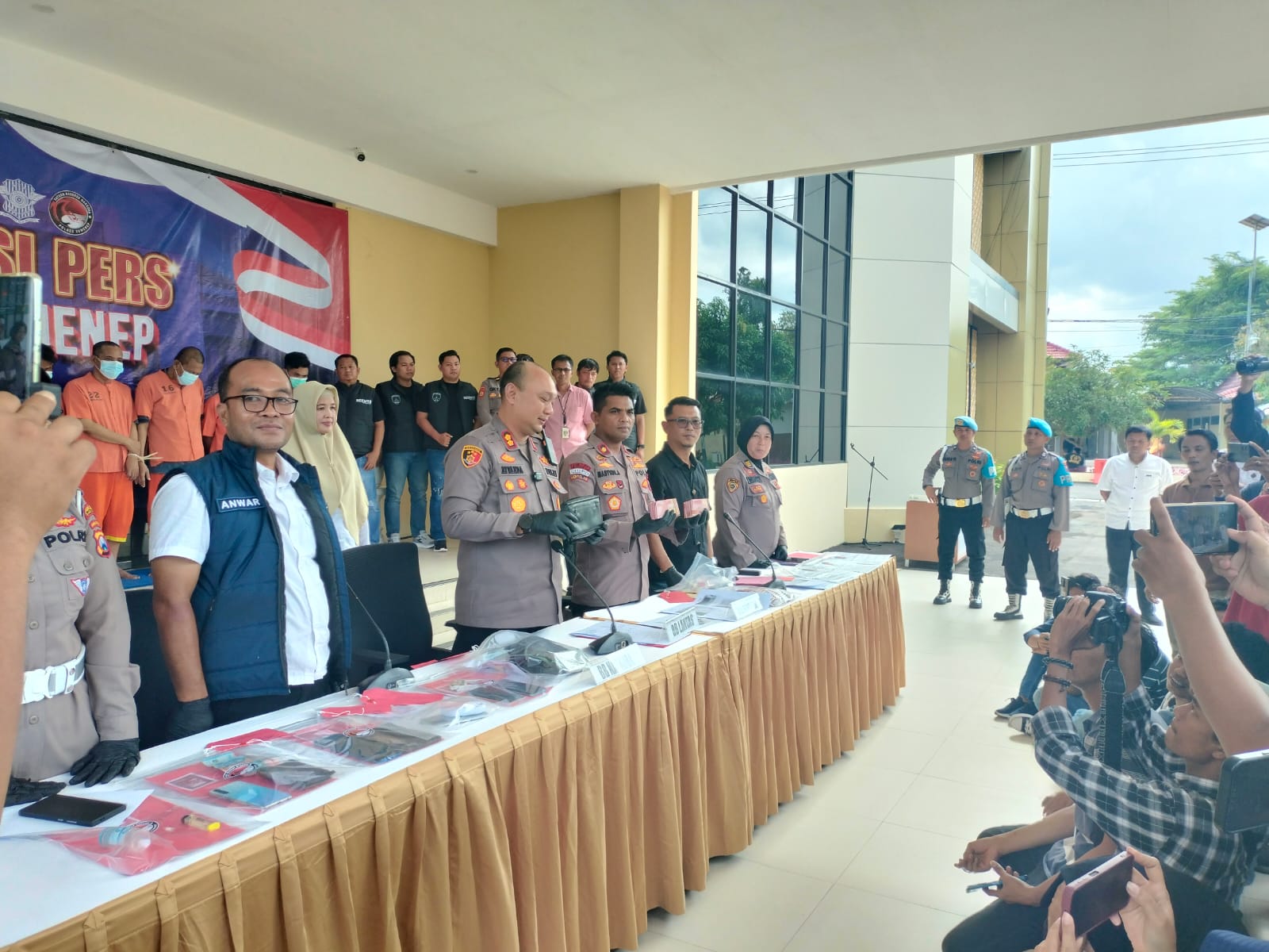Terkait Proyek Jalan, Oknum ASN Inspektorat dan Ketua LSM Peras Kades