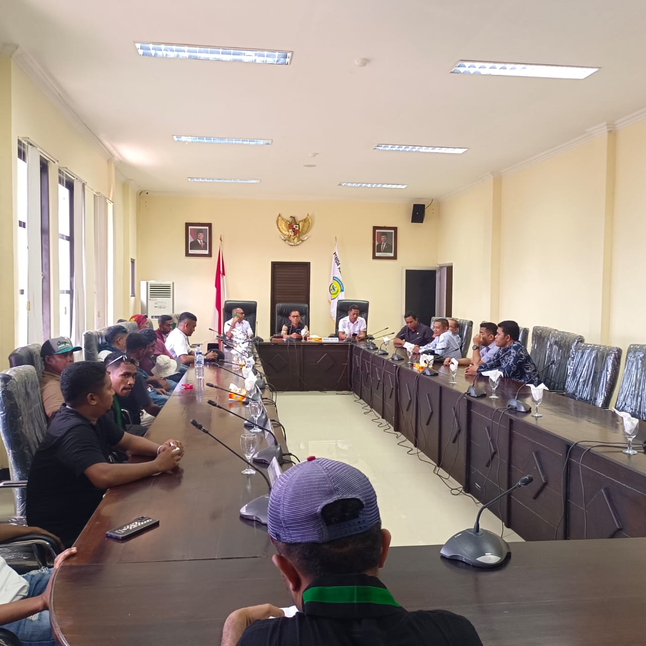 Tolak Koperasi' DPRD Buru Terima Audensi Masyarakat Kaiely HMI Dan IMM