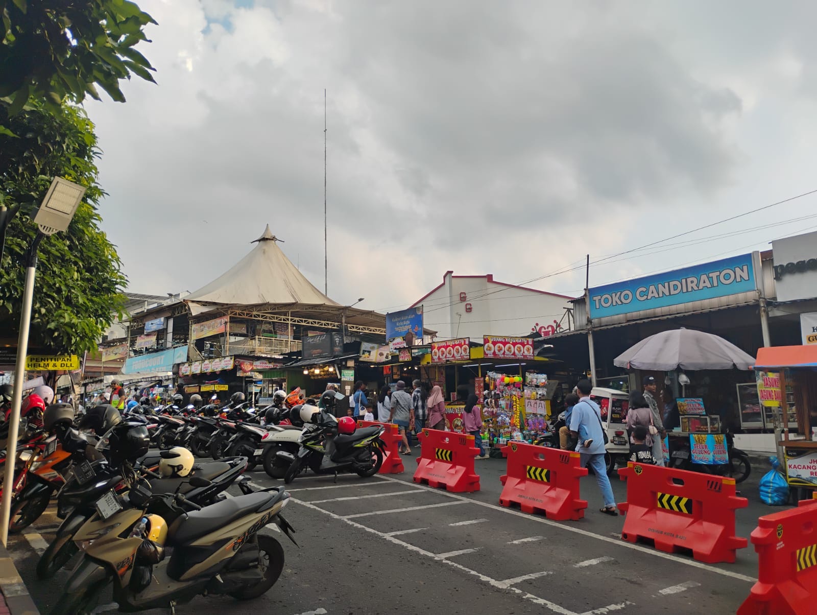 Tunggu Instruksi Wali Kota, Satpol PP Kota Batu Siap Ratakan PKL Pelanggar Fasum di Alun-Alun