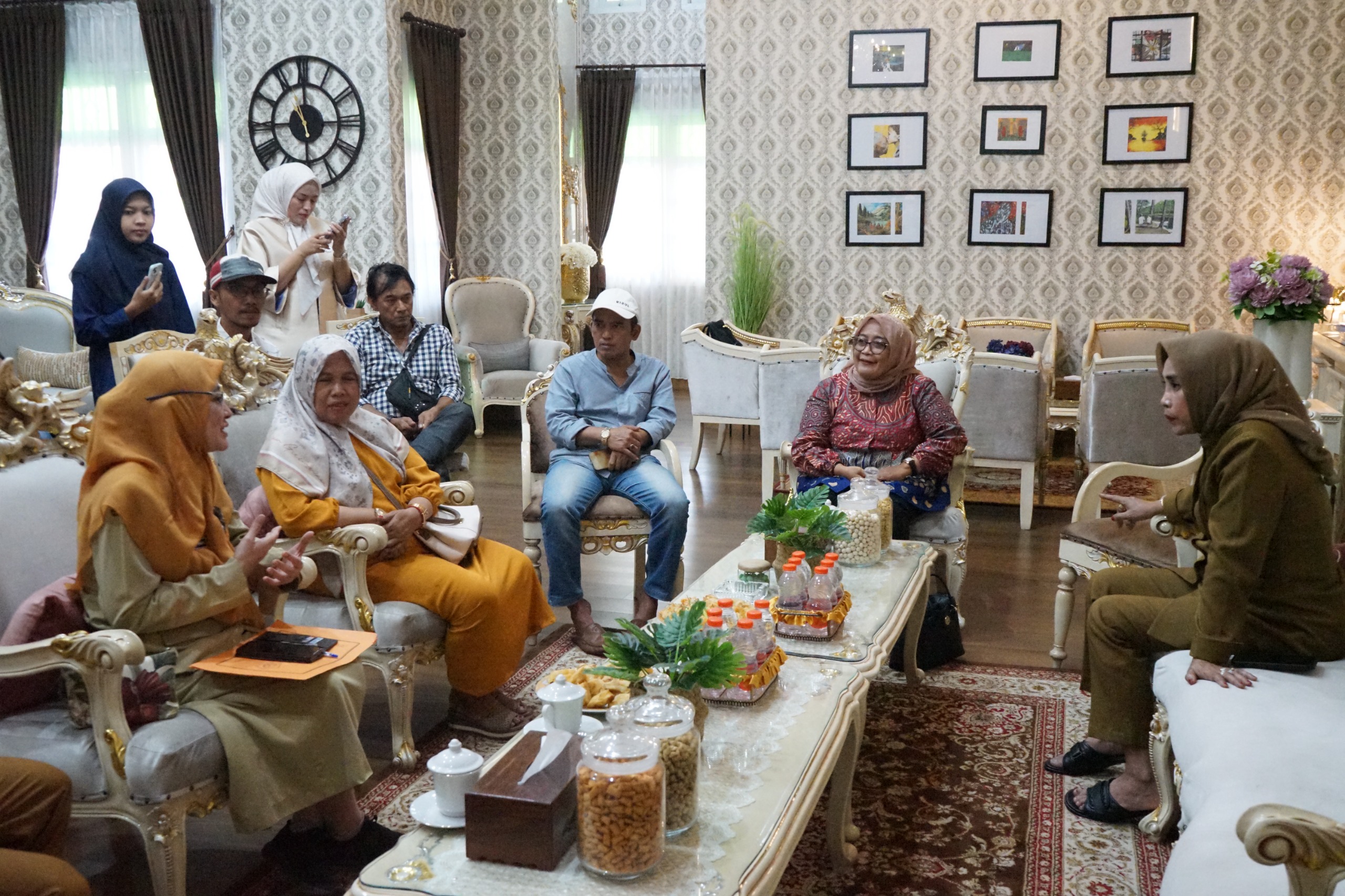 Wabup Sidoarjo Hj. Mimik Idayana Audiensi Dengan Pengusaha Rumah Potong Unggas Kecamatan Taman