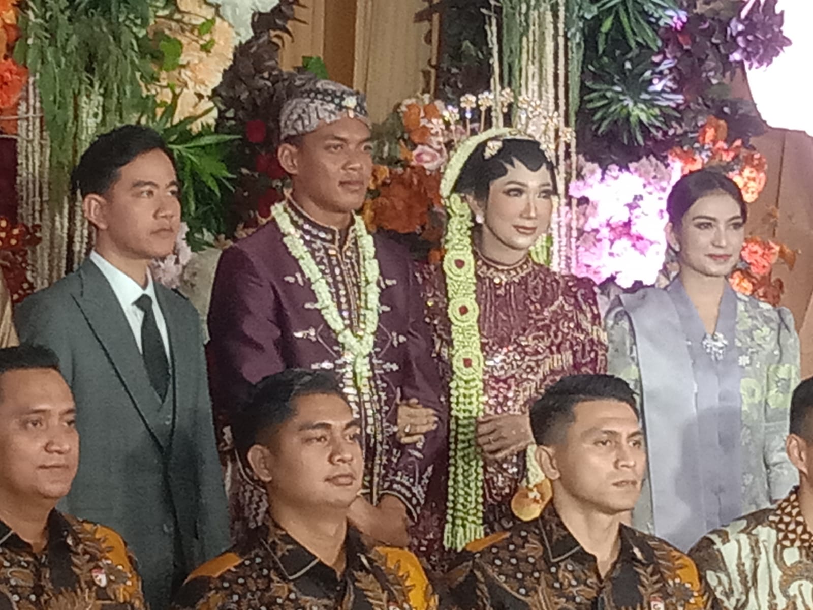 Wakil Presiden Gibran Hadiri Resepsi Pernikahan di Sidoarjo, Suasana Penuh Haru dan Kebahagiaan