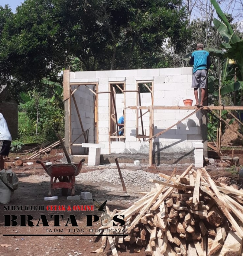 Bedah Rumah Yang Dilakukan Pemerintah Desa Kauman, Kecamatan Sine, Ngawi