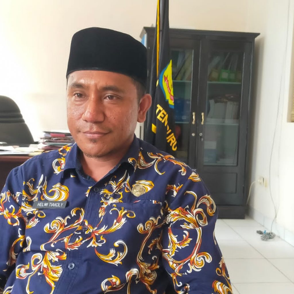 Helmi Tiakoli Kepala Ekbang dan UKPBJ Kabupaten Buru