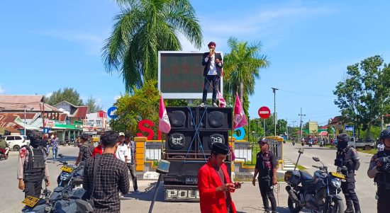 Demo GMNI Cabang Buru di Simpang Lima Kota Namlea, (14/3/2023). (Foto/SPK/Bratapos)